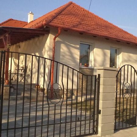 Molni Balatonfuzfo Exterior foto