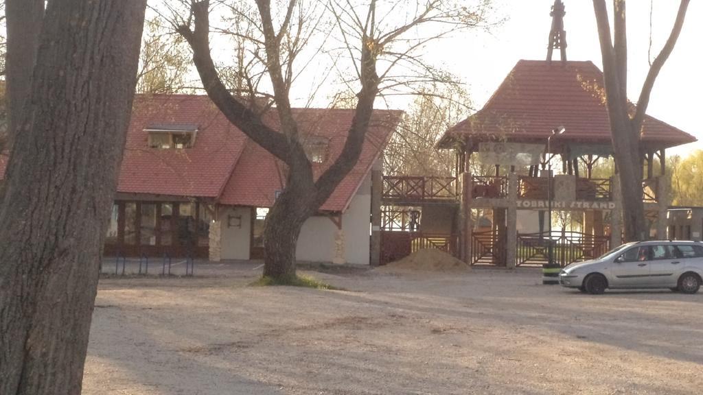 Molni Balatonfuzfo Exterior foto
