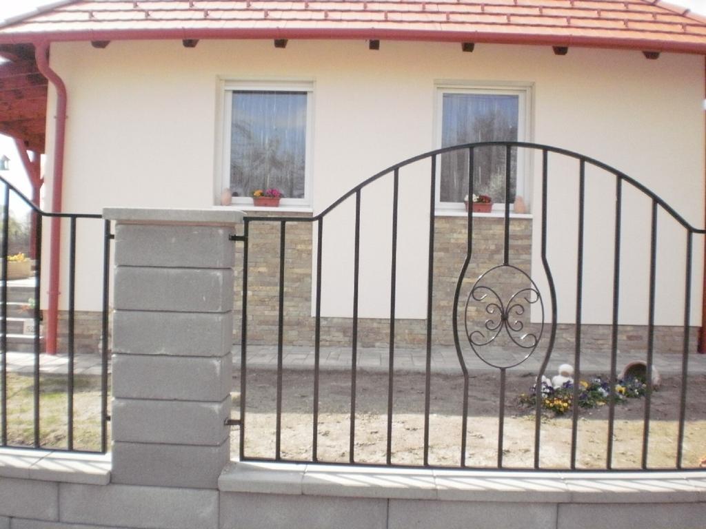 Molni Balatonfuzfo Exterior foto